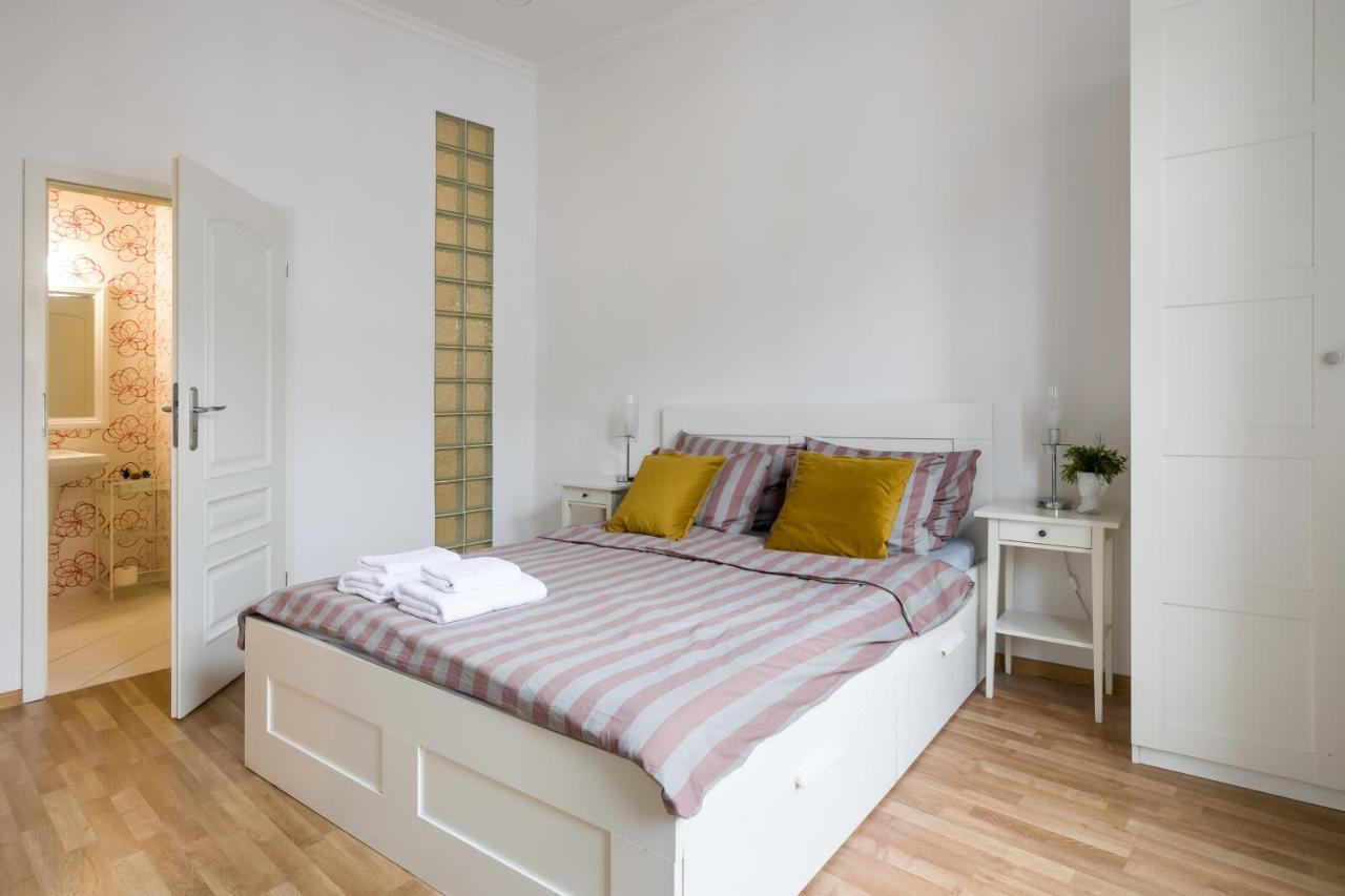Discover Krakow Apartments - 3 Rakowicka St - Classic Apartments Near Main Station - Netflix Eksteriør billede