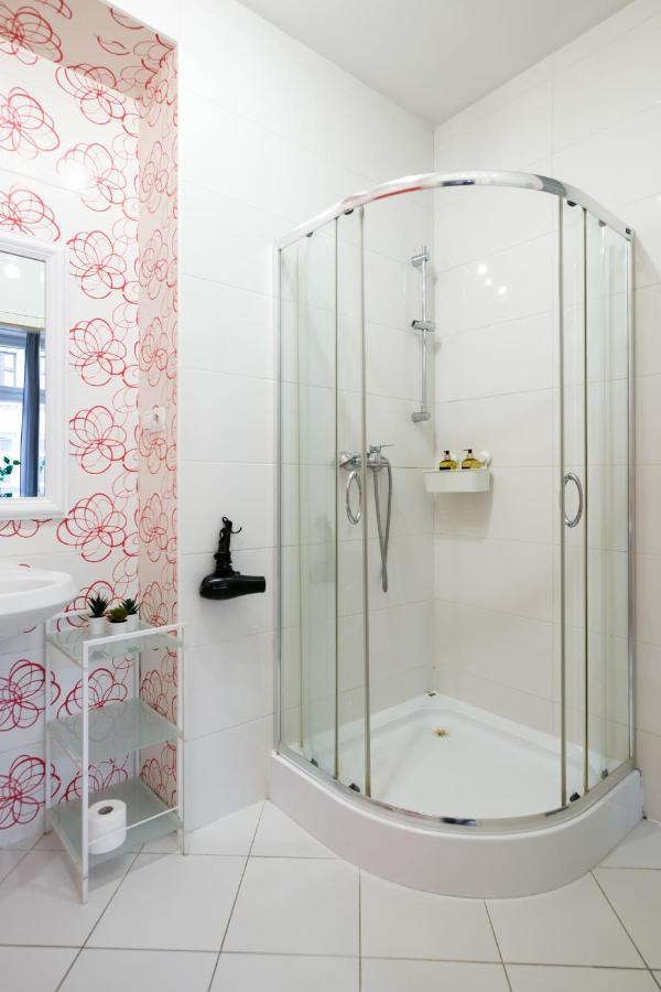 Discover Krakow Apartments - 3 Rakowicka St - Classic Apartments Near Main Station - Netflix Eksteriør billede